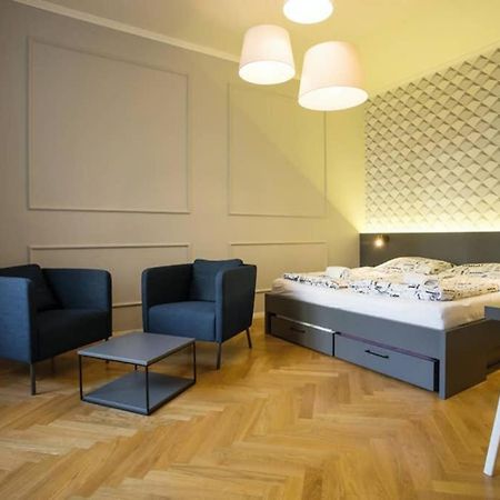 Design Studio Andel, All Historical Sights Walkable Prague Luaran gambar