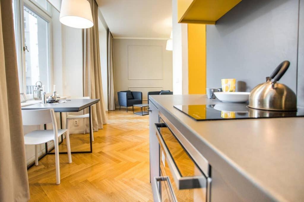 Design Studio Andel, All Historical Sights Walkable Prague Luaran gambar